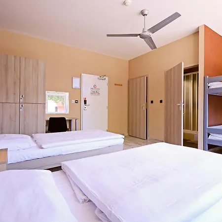 Hostel Plus Prague *