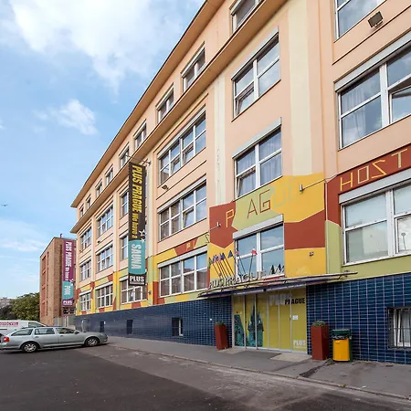Plus Prague Hostel *