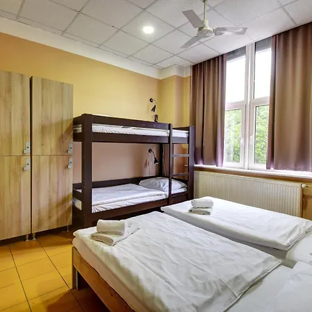 Plus Prague Хостел Прага