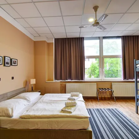 Plus Prague פראג