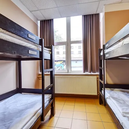 Plus Prague Хостел Прага