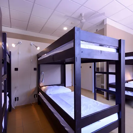 Plus Prague Хостел Прага