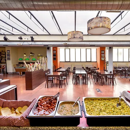 Plus Prague Хостел