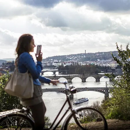 Hostel Plus Prague *