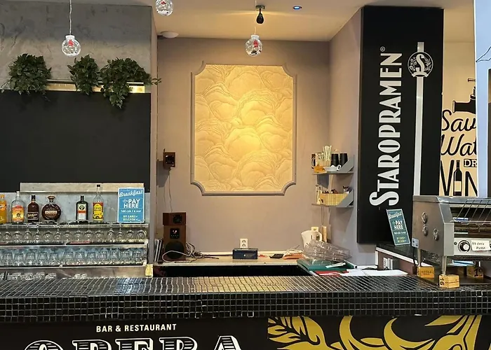 プラス * プラハ